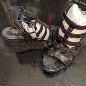 Yellow Box Braided wedges